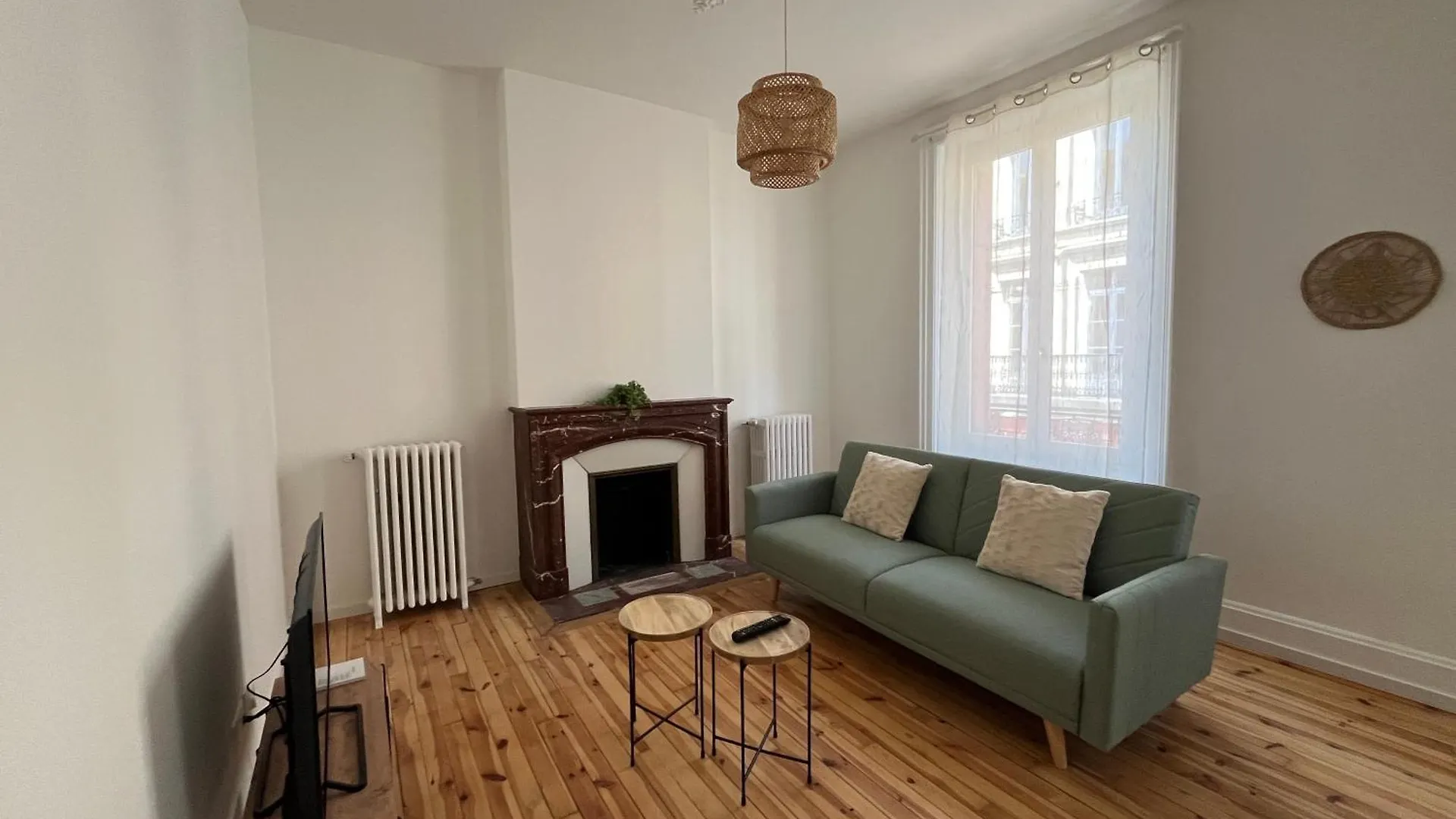 T2 Haussmannien Renove Avec Charme Et Modernite Apartment Saint-Etienne