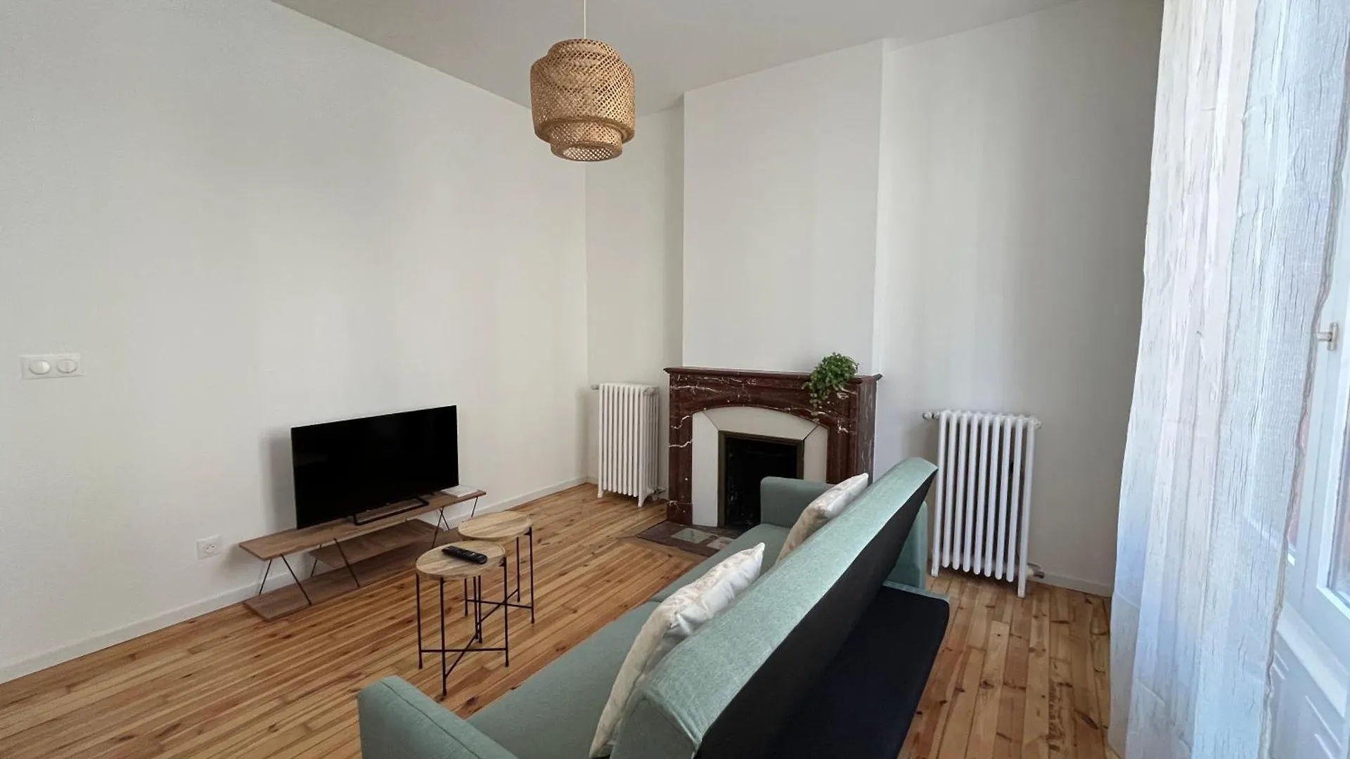 T2 Haussmannien Renove Avec Charme Et Modernite Apartment Saint-Etienne  0*, Saint-Etienne (Loire)
